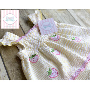 Strawberry themed two piece 0-3m